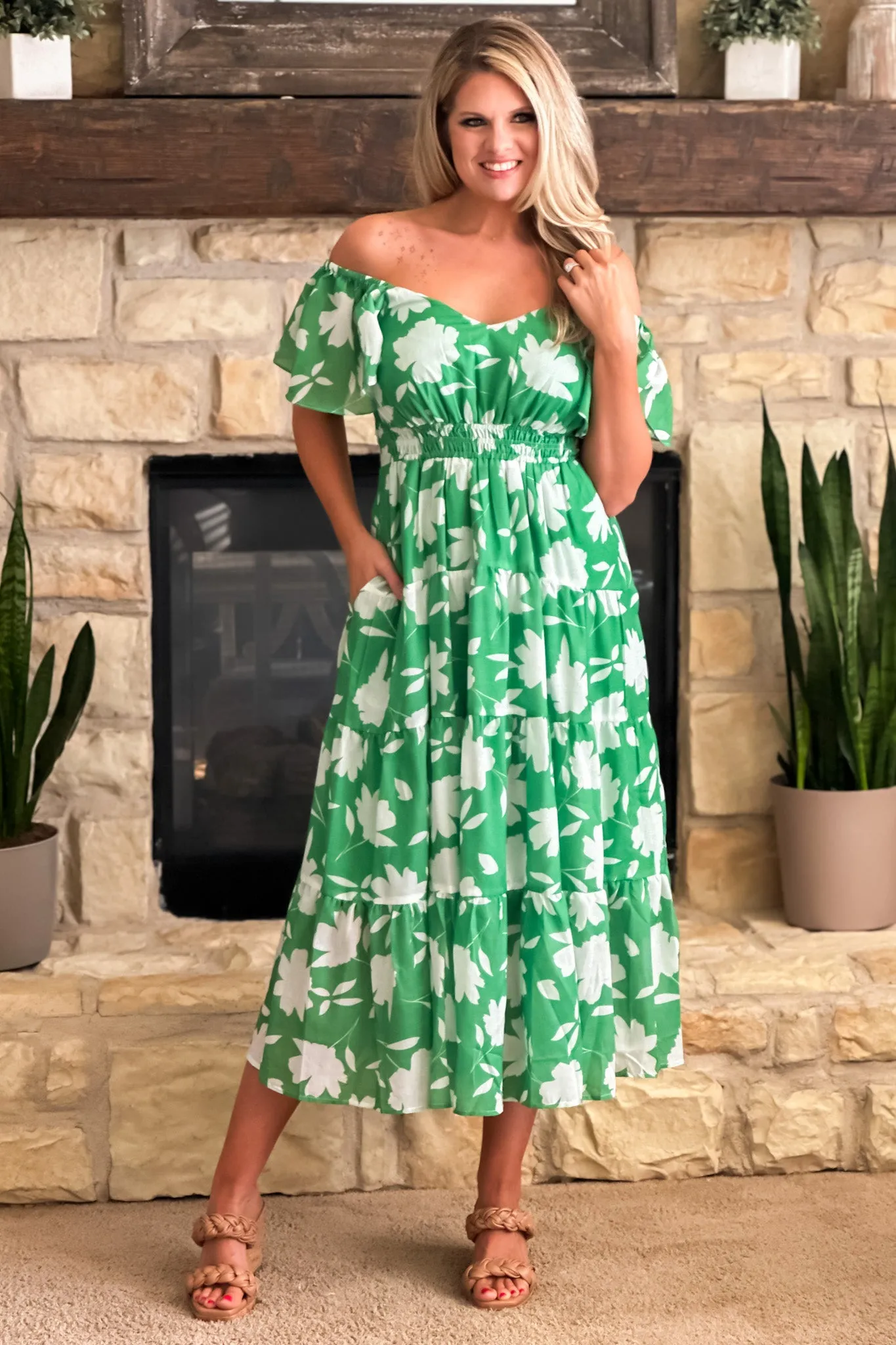 Relaxing Stroll Floral Flutter Sleeve Maxi Dress : Green/White