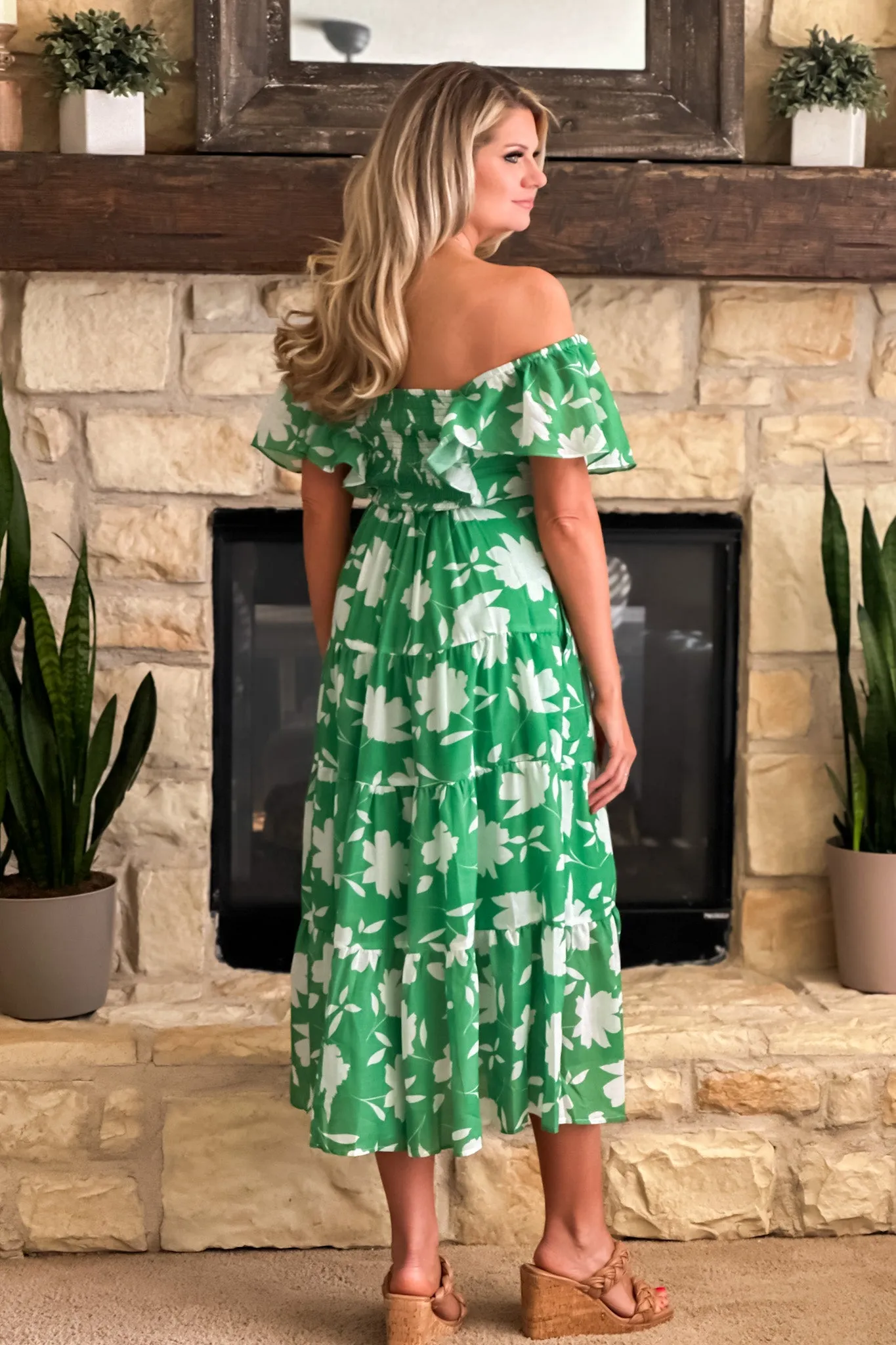 Relaxing Stroll Floral Flutter Sleeve Maxi Dress : Green/White