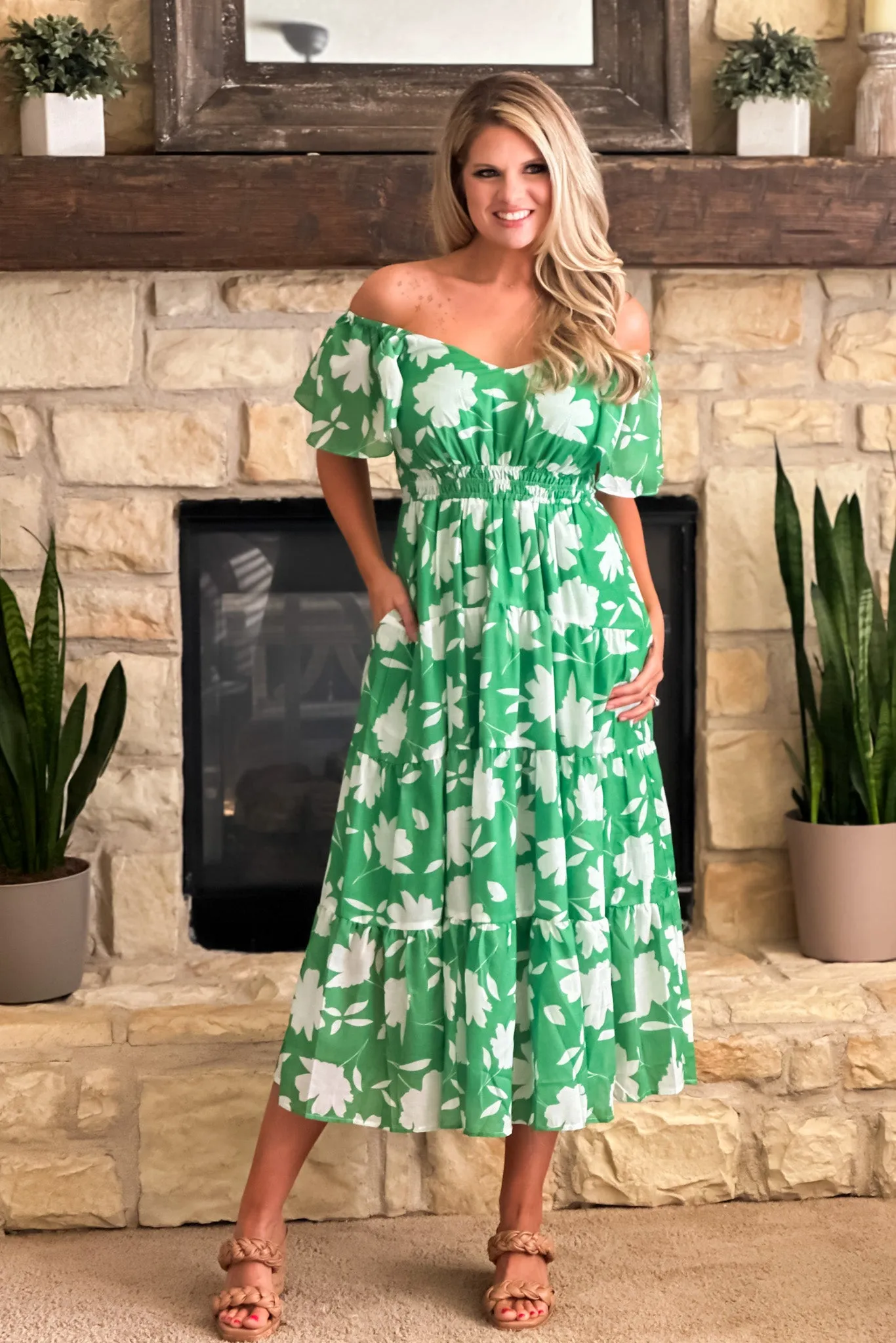 Relaxing Stroll Floral Flutter Sleeve Maxi Dress : Green/White