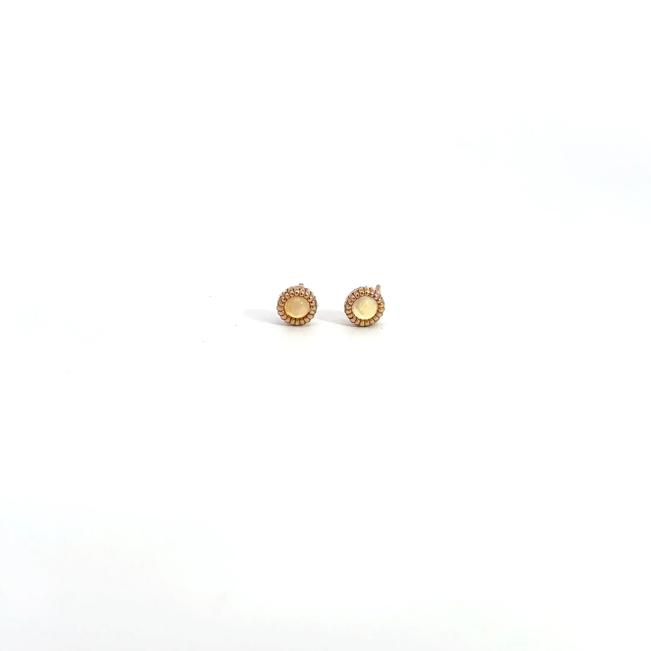 WD179 - 4mm Opal Studs